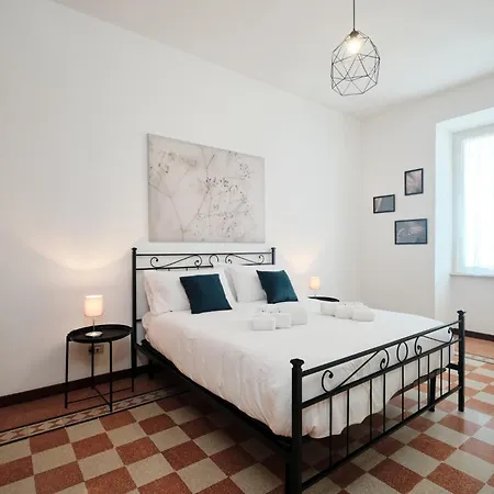 Tuscolana Station - 10 Minutes From Metro A Apartment Rome