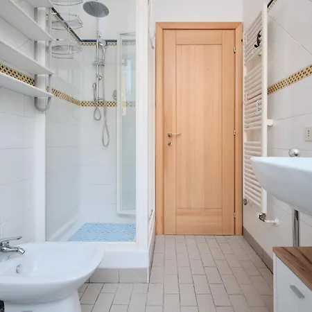 Tuscolana Station - 10 Minutes From Metro A Apartment Rome