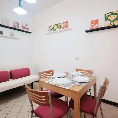 Apartment Tuscolana Station - 10 Minutes From Metro A Rome